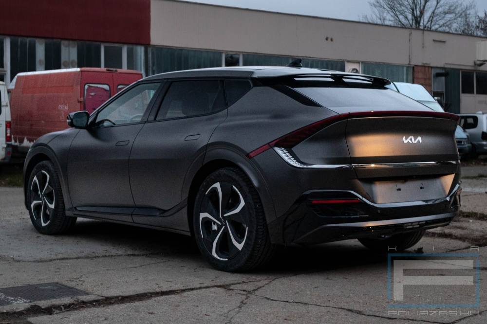 Kiafóliázás KIA EV6 Teckwrap HM01 Darg Grey Silk Csepel bal hátsó nézet galéria kép